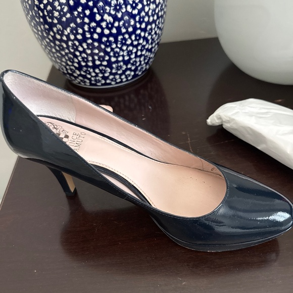 Vince Camuto Shoes - Vince Camuto Heel (worn once)
